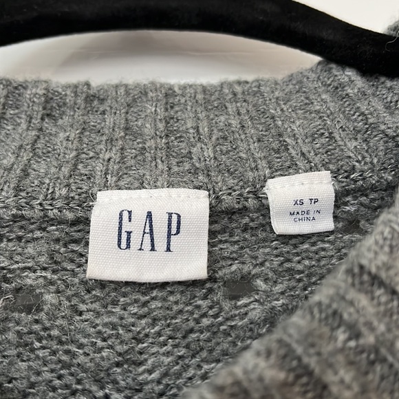 Grey gap sweater size XS - Picture 3 of 5